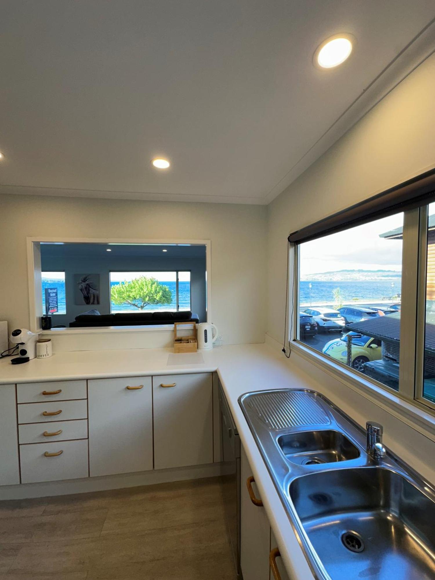 Baycourt Lakefront Motel Taupo Zewnętrze zdjęcie