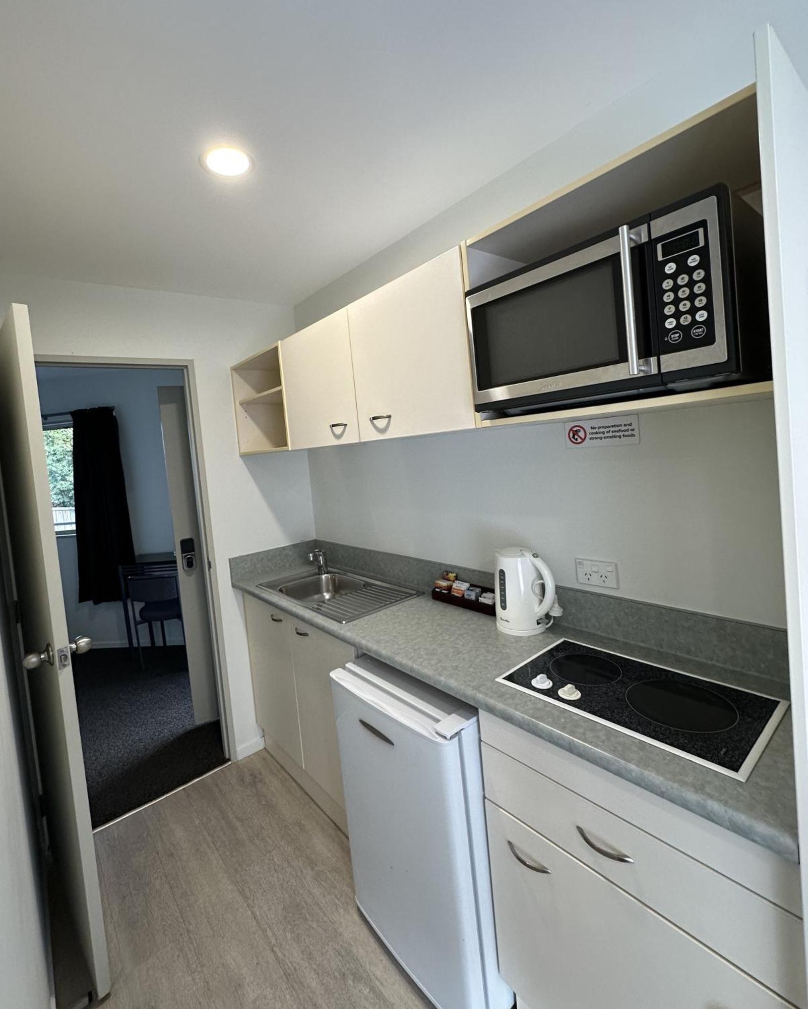 Baycourt Lakefront Motel Taupo Zewnętrze zdjęcie
