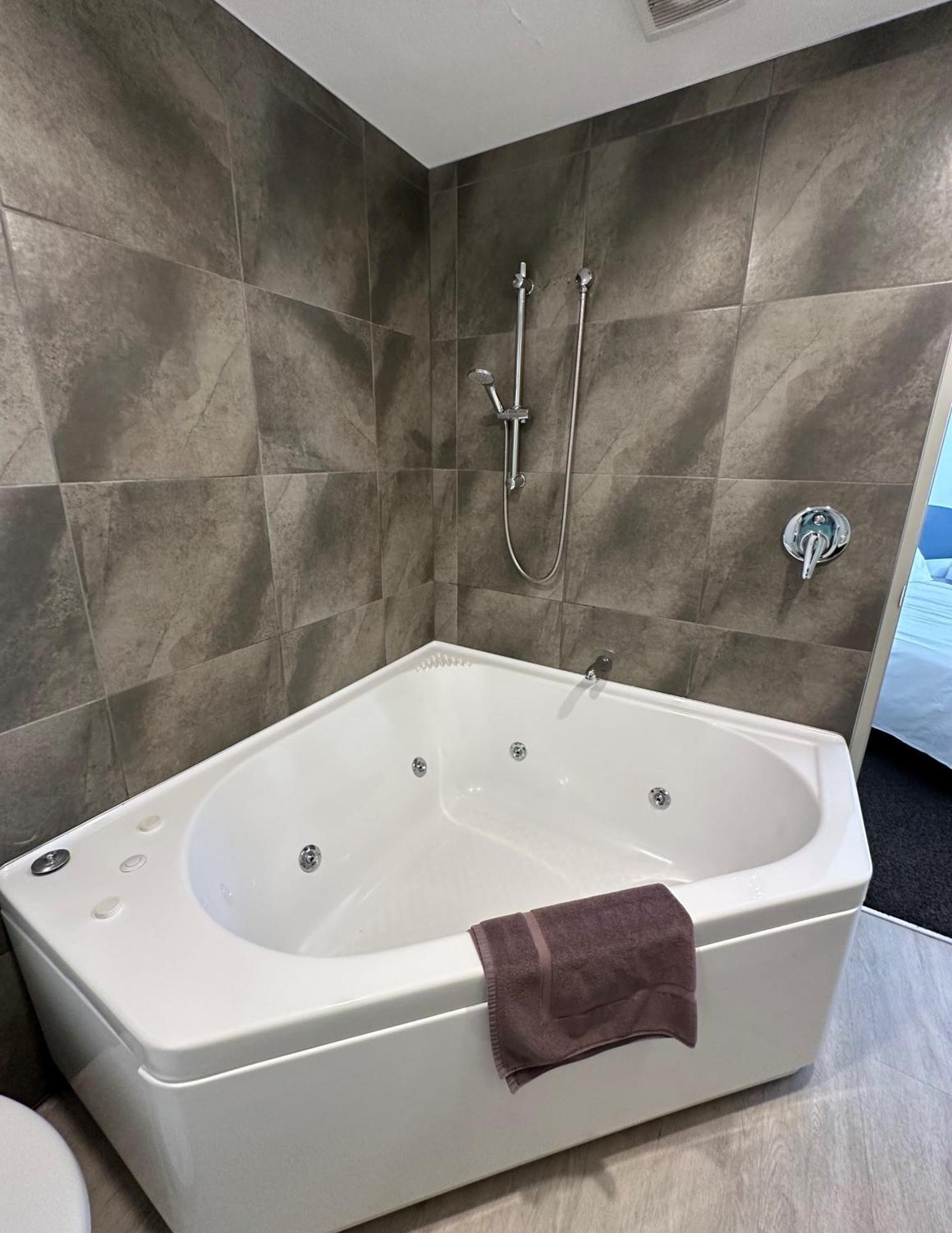 Baycourt Lakefront Motel Taupo Zewnętrze zdjęcie