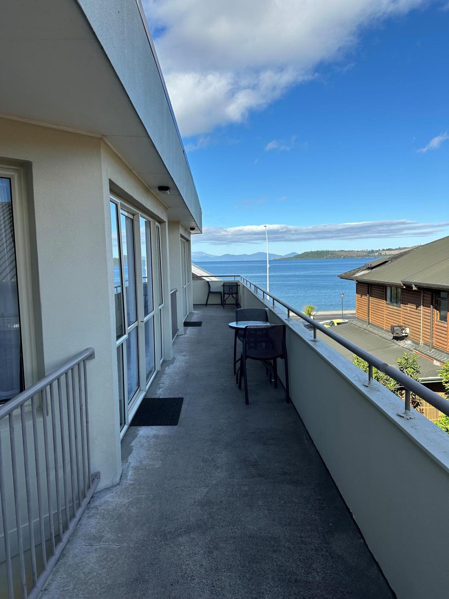 Baycourt Lakefront Motel Taupo Zewnętrze zdjęcie