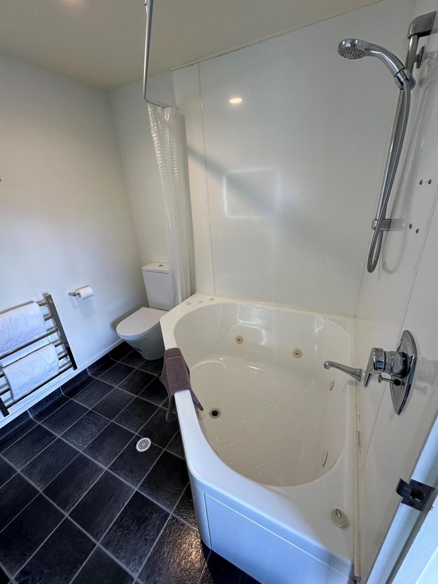 Baycourt Lakefront Motel Taupo Zewnętrze zdjęcie