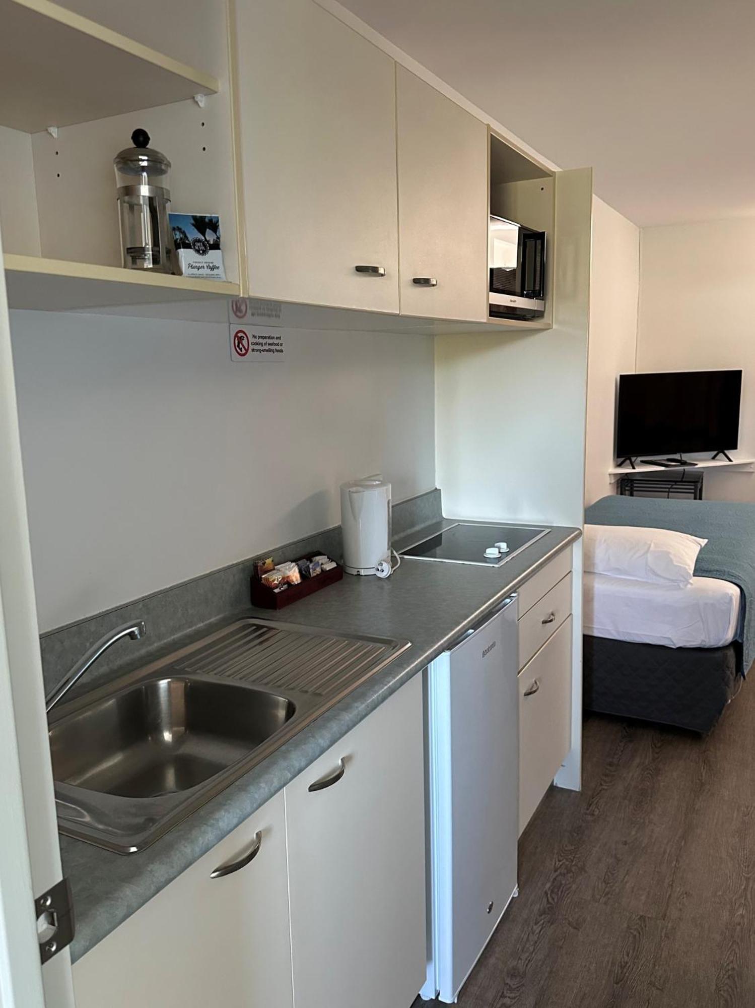 Baycourt Lakefront Motel Taupo Zewnętrze zdjęcie