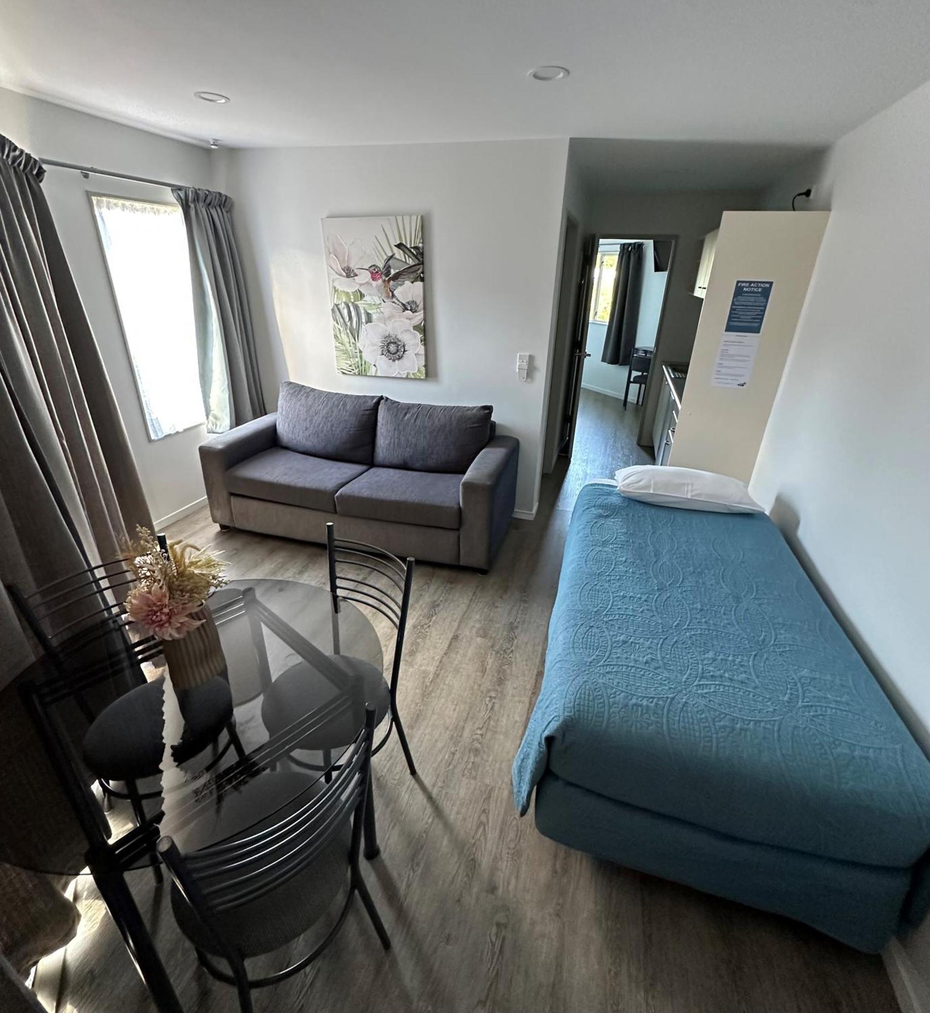 Baycourt Lakefront Motel Taupo Zewnętrze zdjęcie