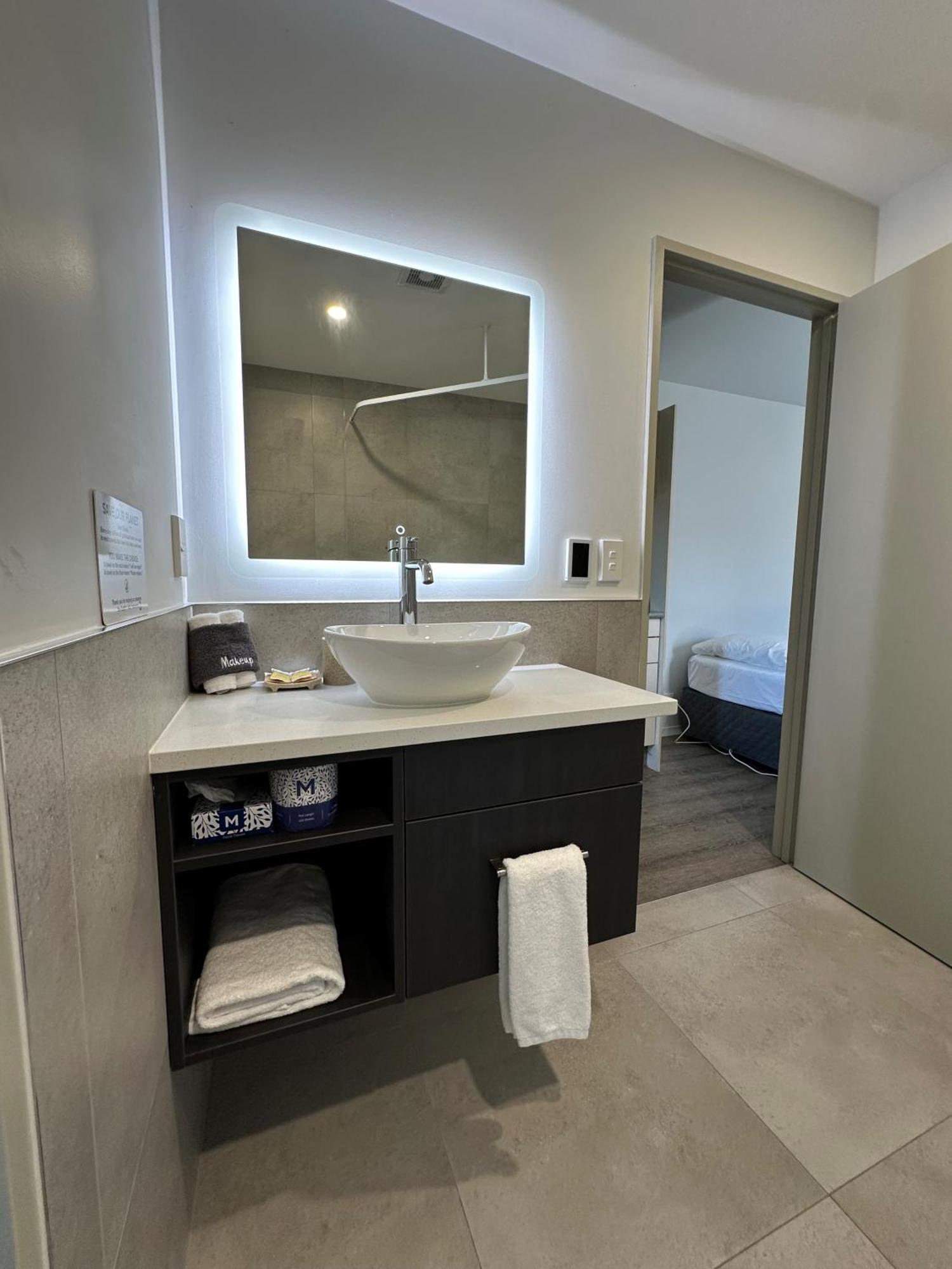 Baycourt Lakefront Motel Taupo Zewnętrze zdjęcie