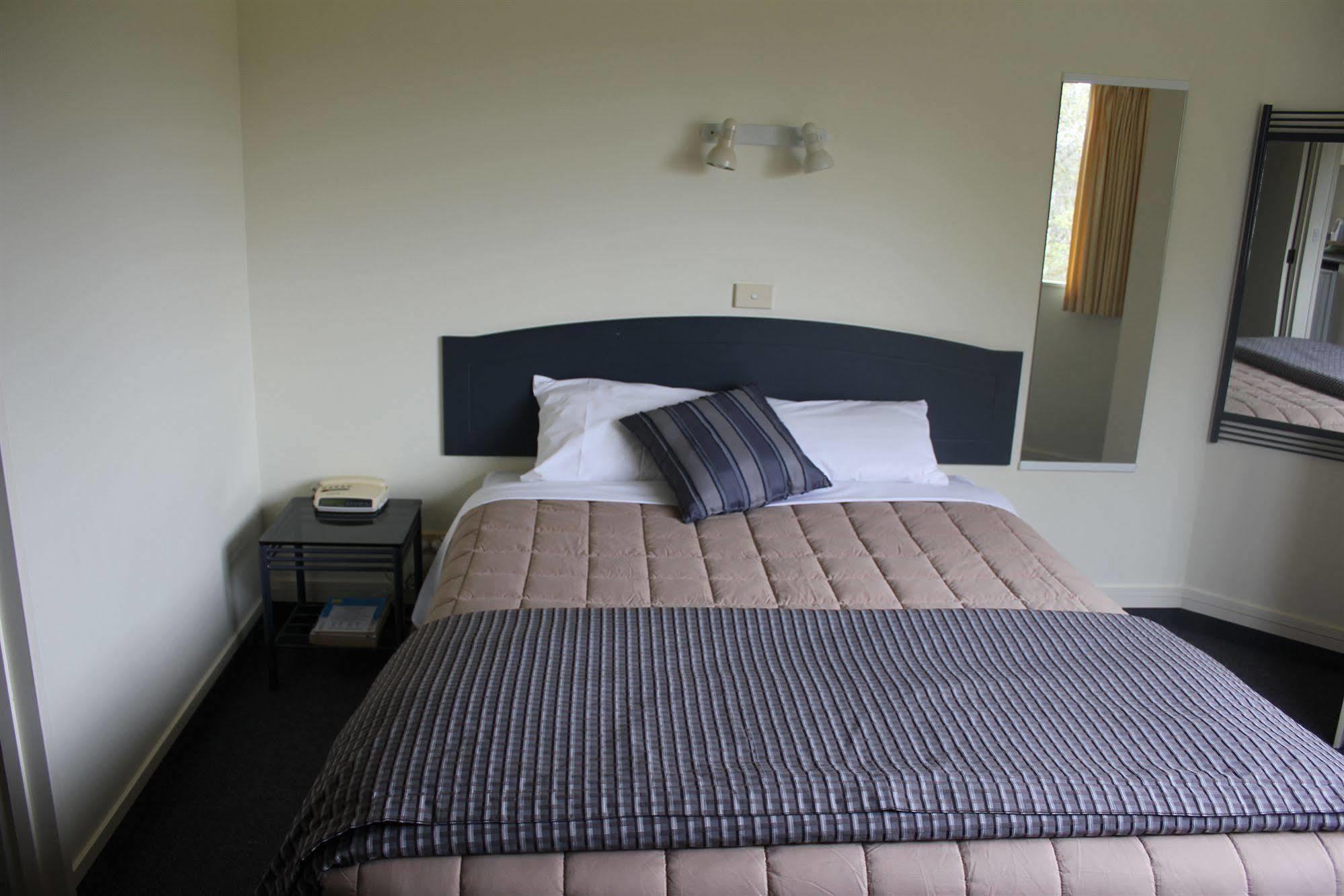 Baycourt Lakefront Motel Taupo Zewnętrze zdjęcie