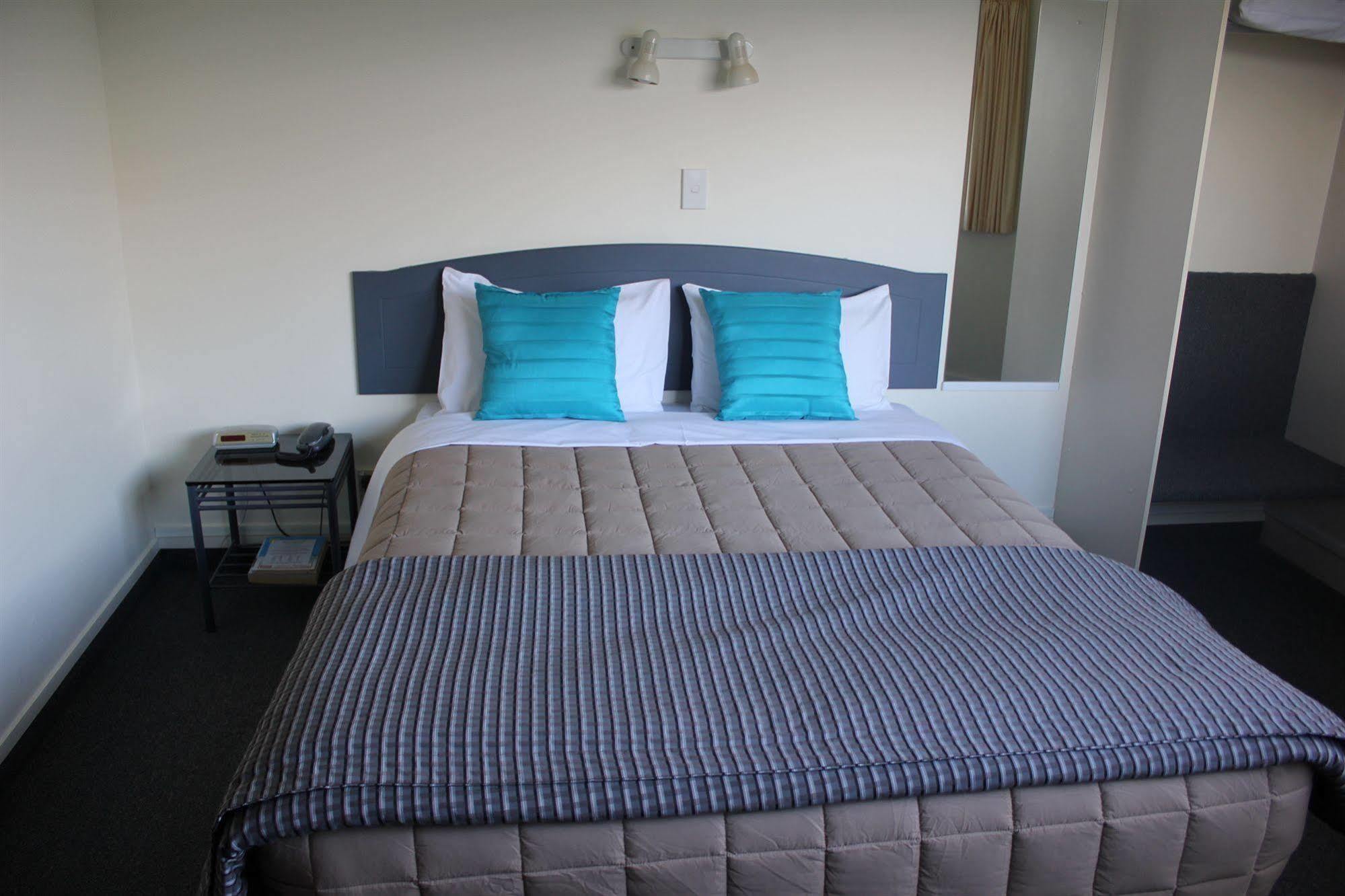 Baycourt Lakefront Motel Taupo Zewnętrze zdjęcie