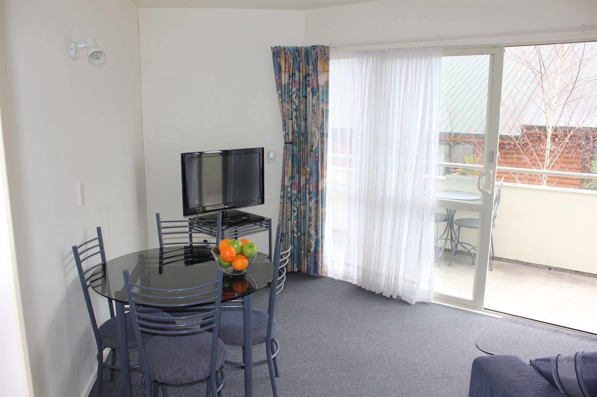 Baycourt Lakefront Motel Taupo Zewnętrze zdjęcie