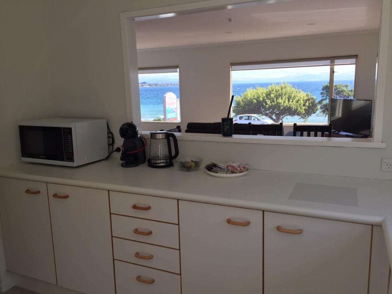 Baycourt Lakefront Motel Taupo Zewnętrze zdjęcie